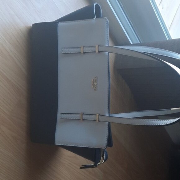 Guess satchel - Picture 1 of 4